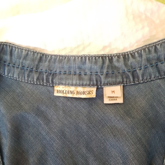 Anthropologie Holding Horses Chambray Top Size M - Picture 4 of 8
